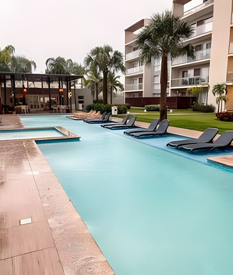 Elegant/Pool/Hot Tub/Beach